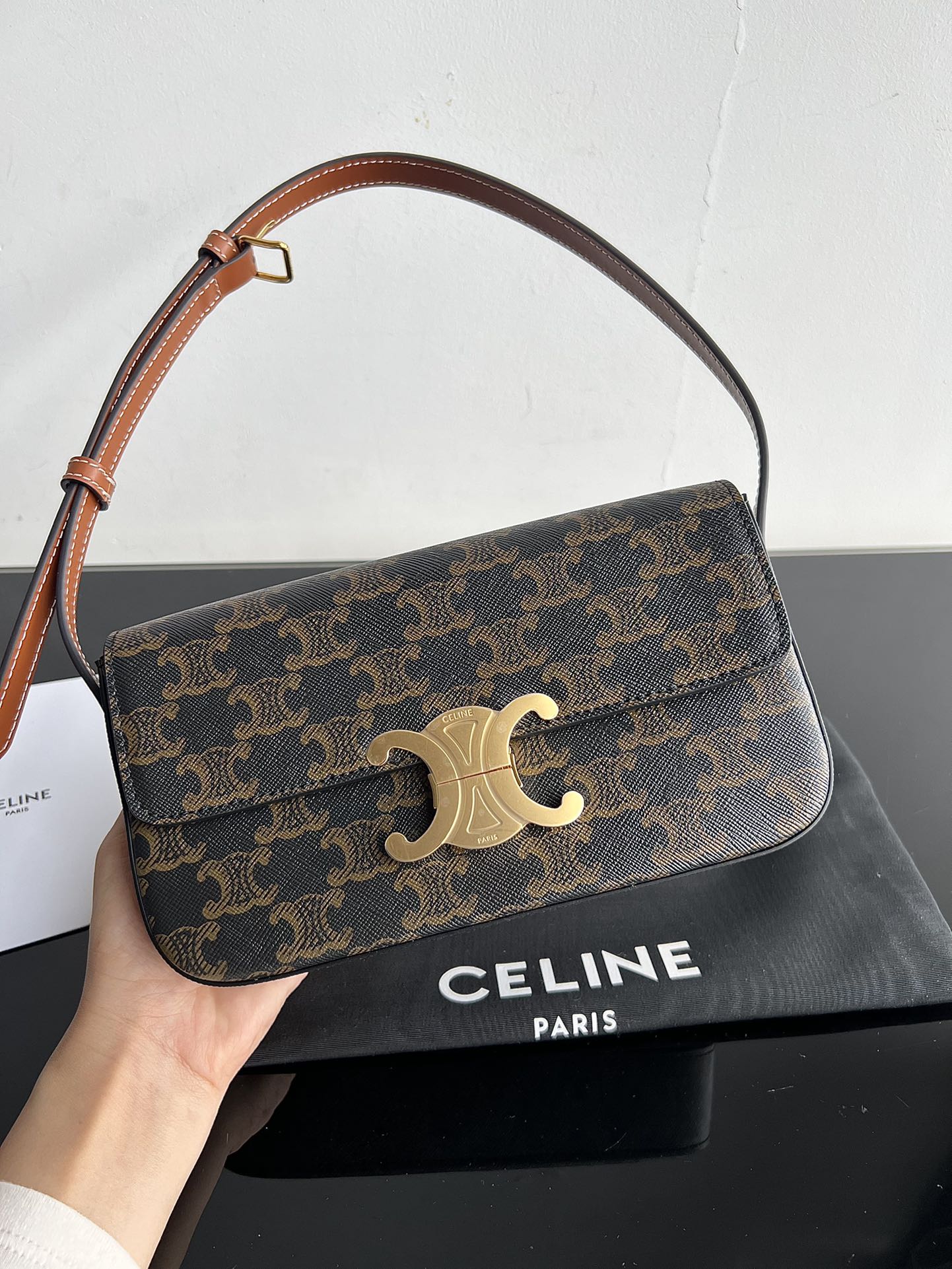 CELINE