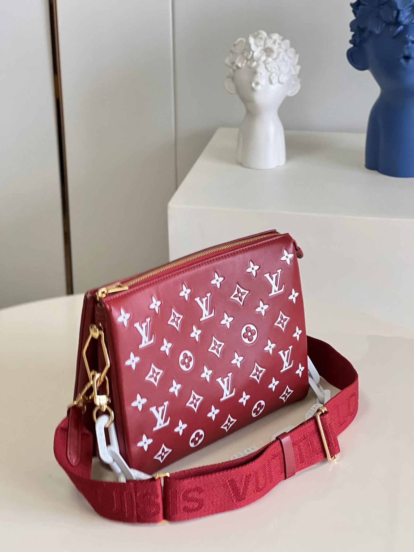 LOUIS VUITTON