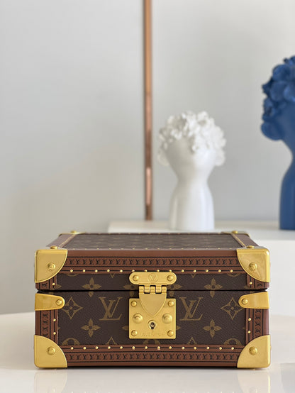 LOUIS VUITTON