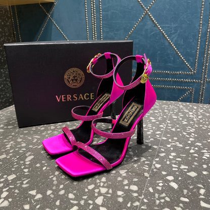 VERSACE