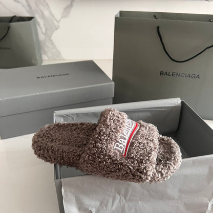 BALENCIAGA