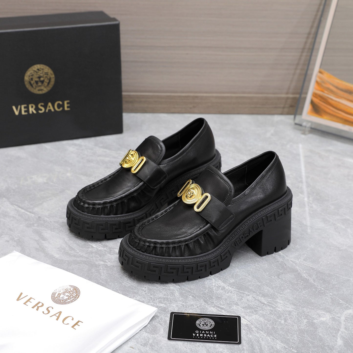 VERSACE