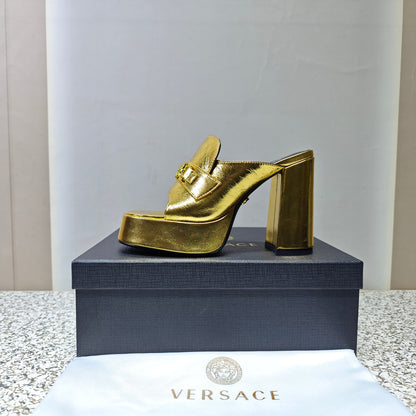 VERSACE