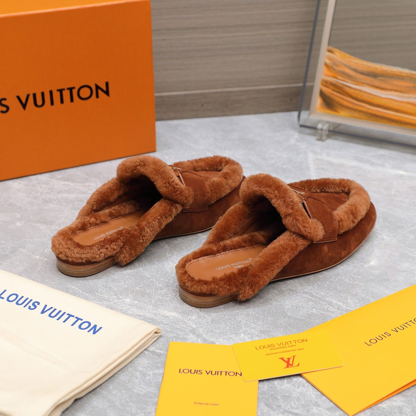 LOUIS VUITTON