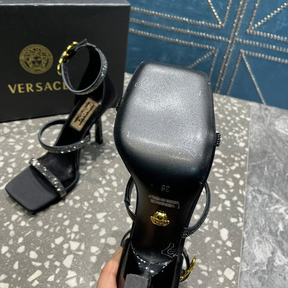 VERSACE