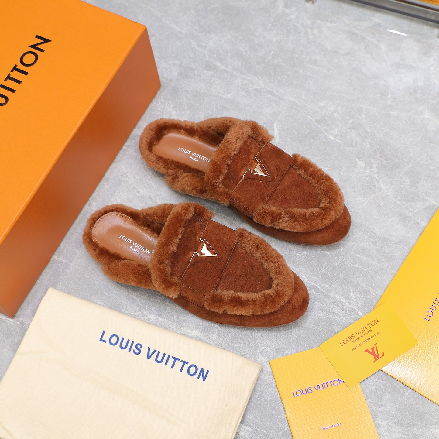 LOUIS VUITTON