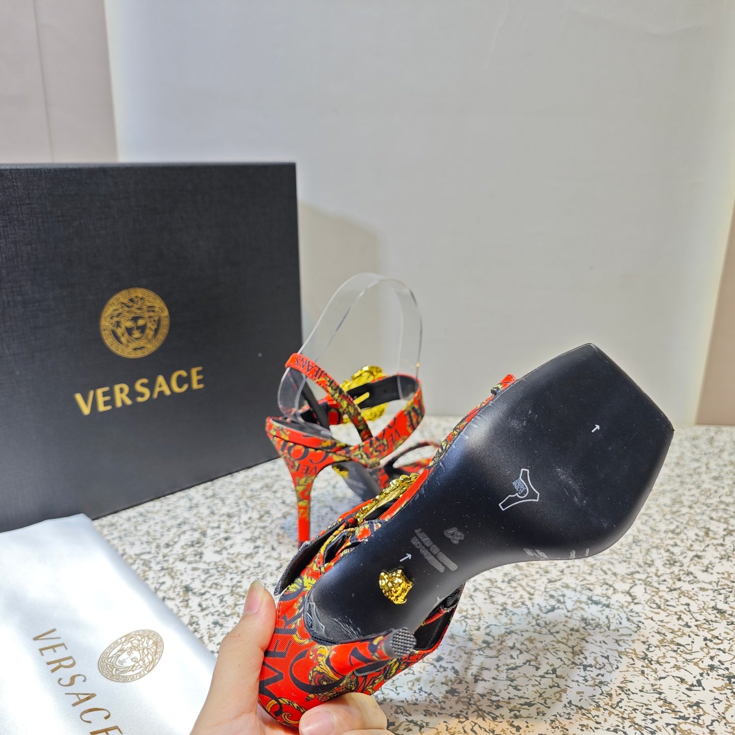 VERSACE