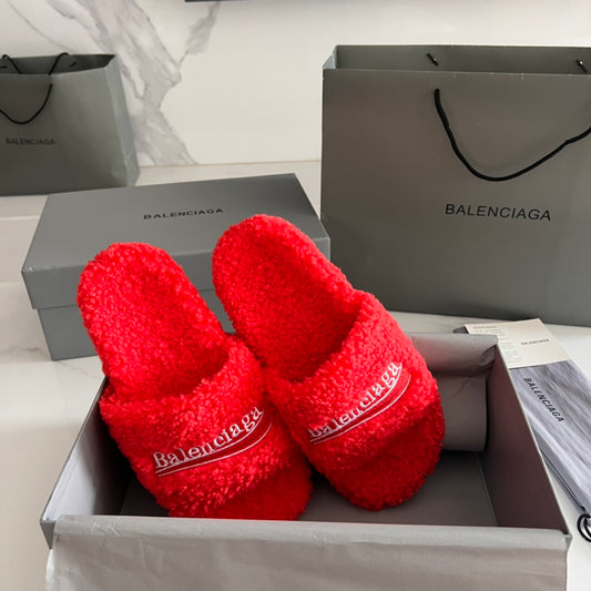 BALENCIAGA