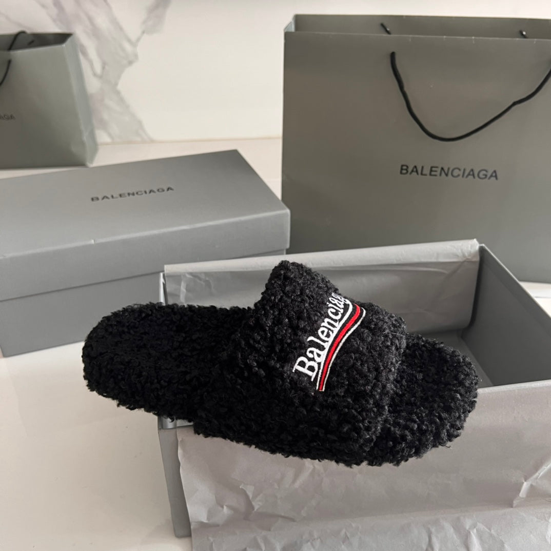 BALENCIAGA