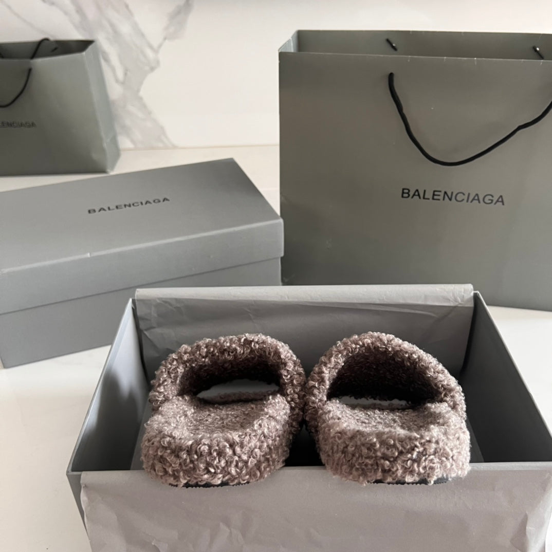 BALENCIAGA