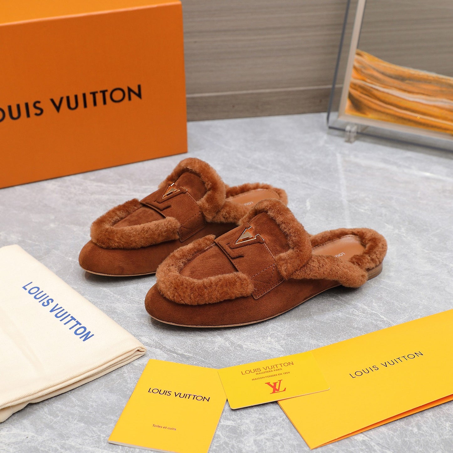 LOUIS VUITTON