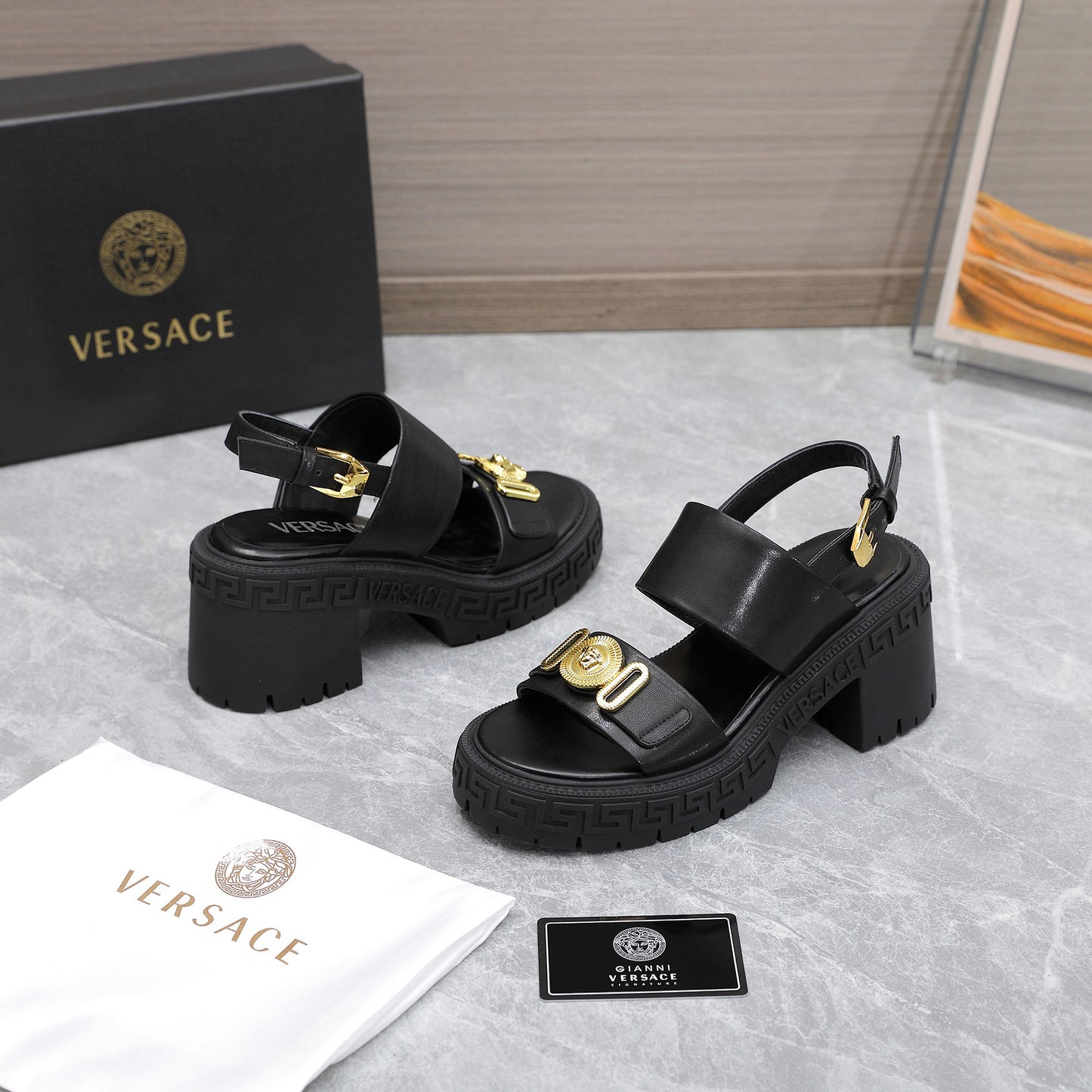 VERSACE