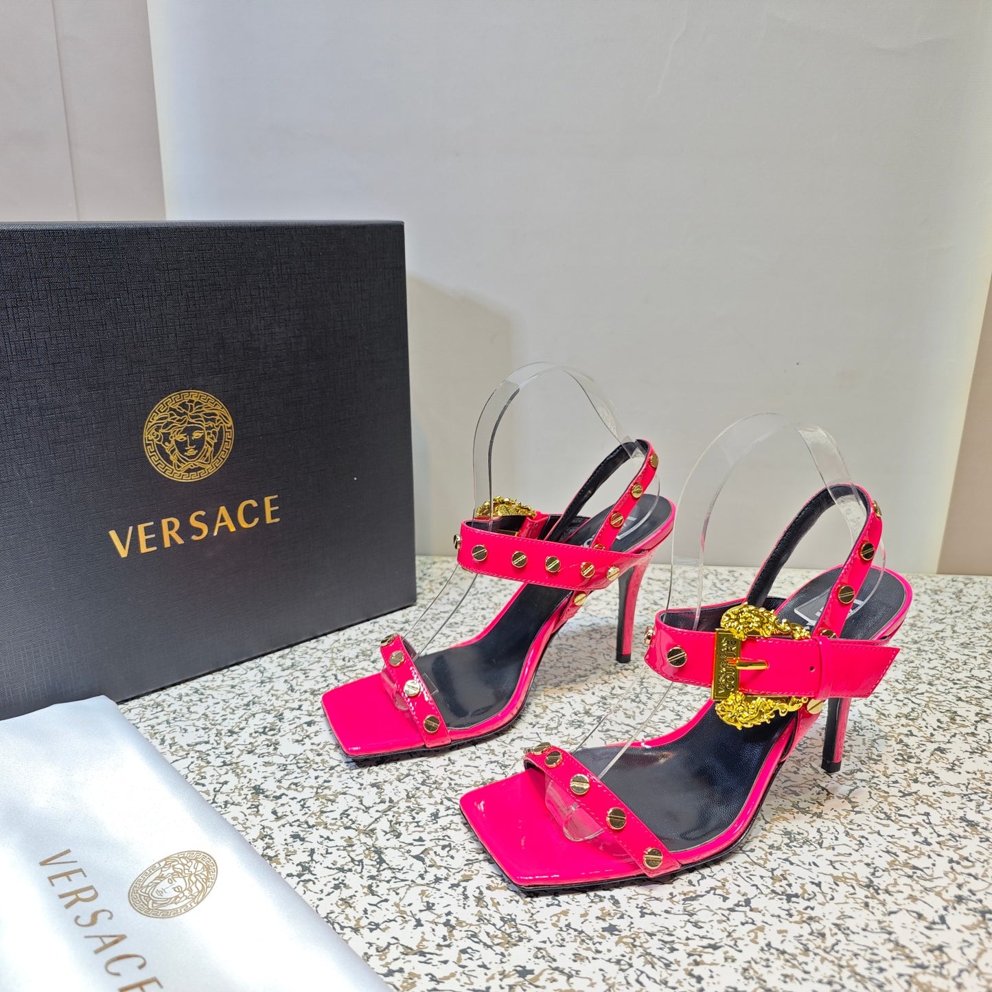 VERSACE