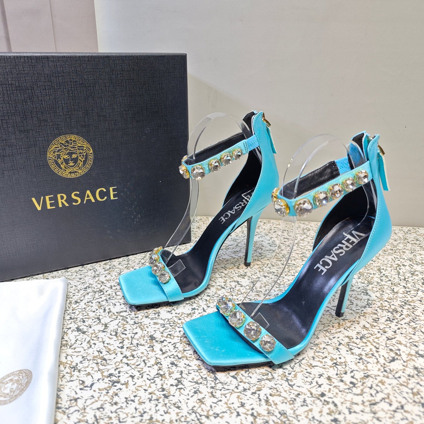 VERSACE