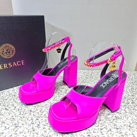 VERSACE