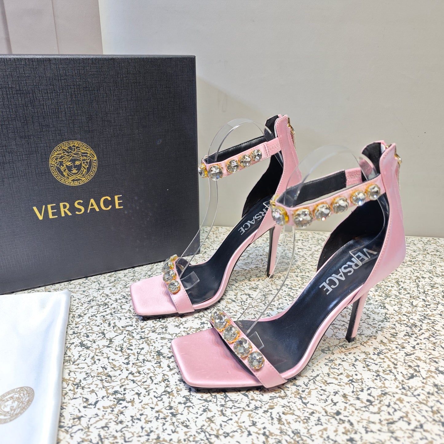 VERSACE