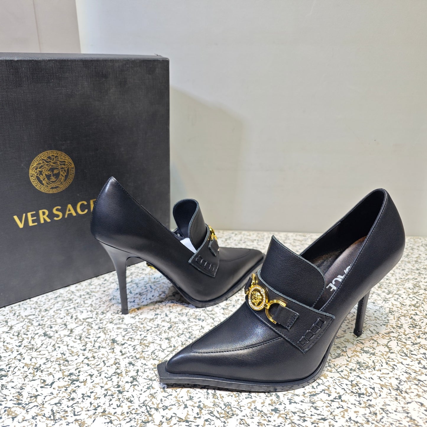 VERSACE