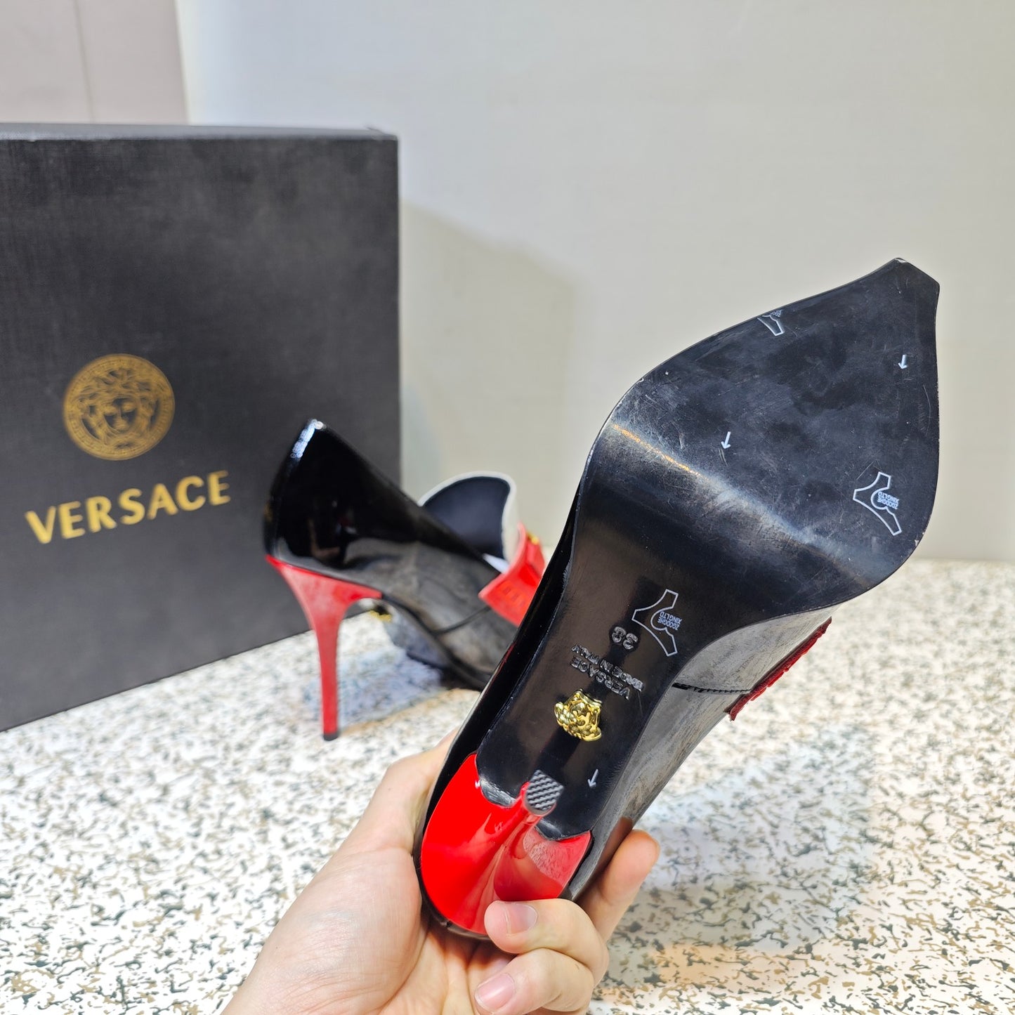 VERSACE