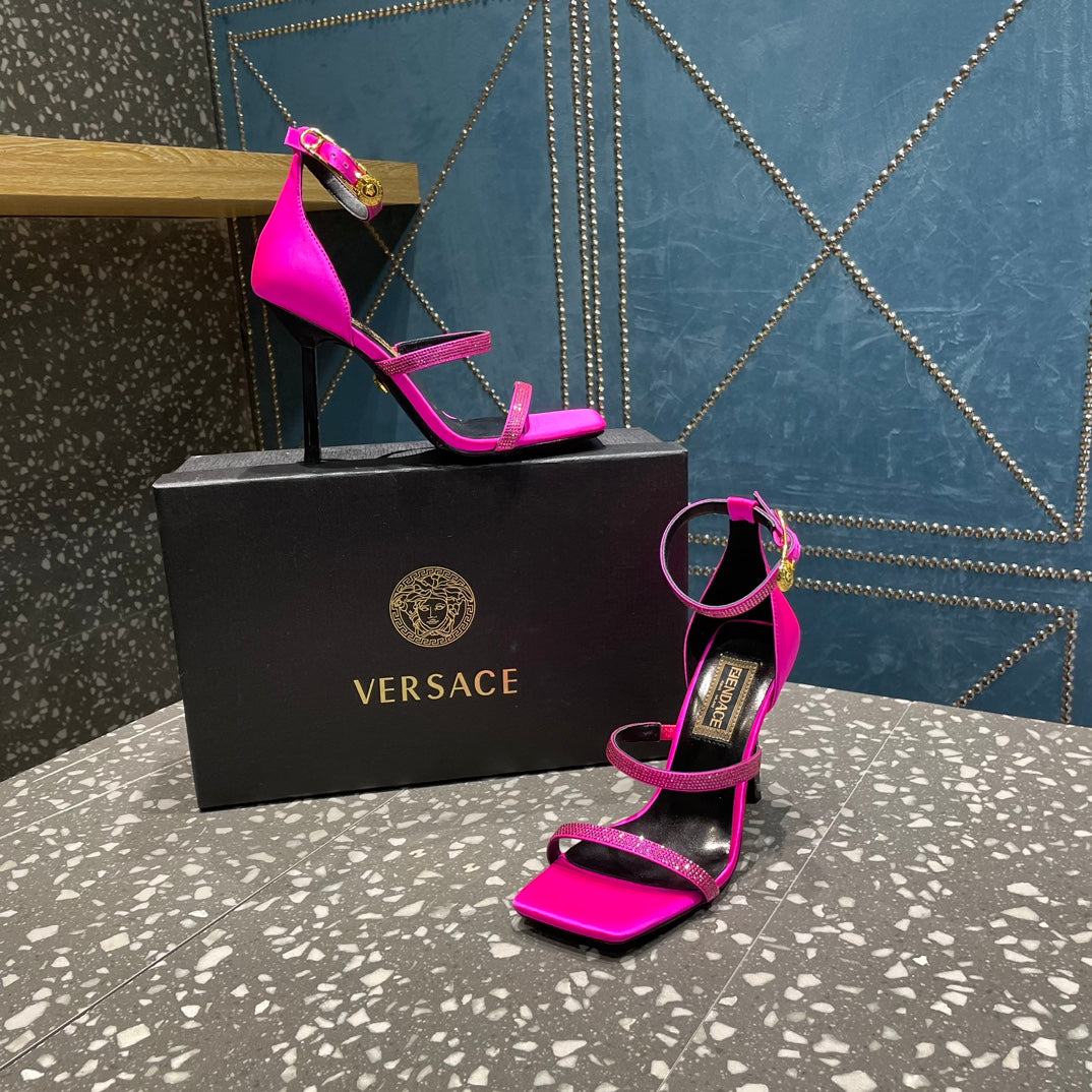 VERSACE