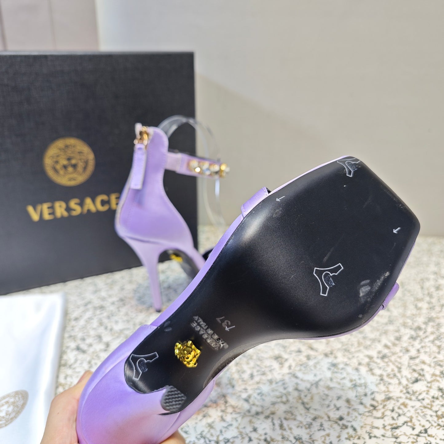 VERSACE