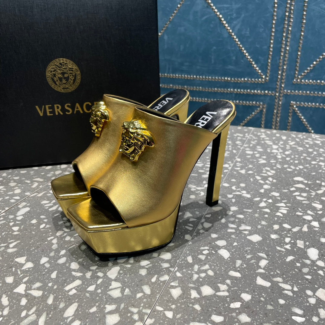 VERSACE