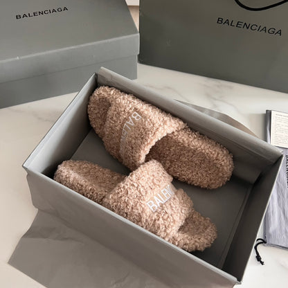 BALENCIAGA