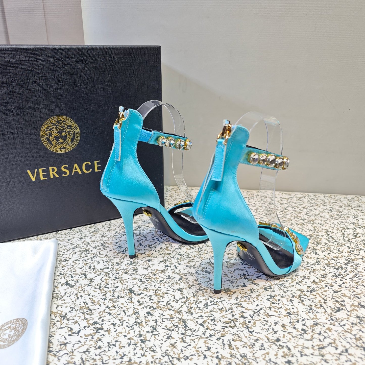 VERSACE