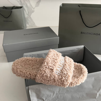 BALENCIAGA