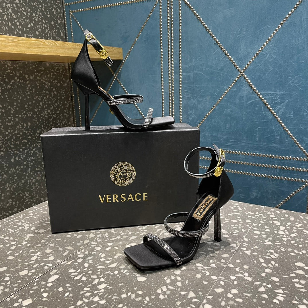 VERSACE