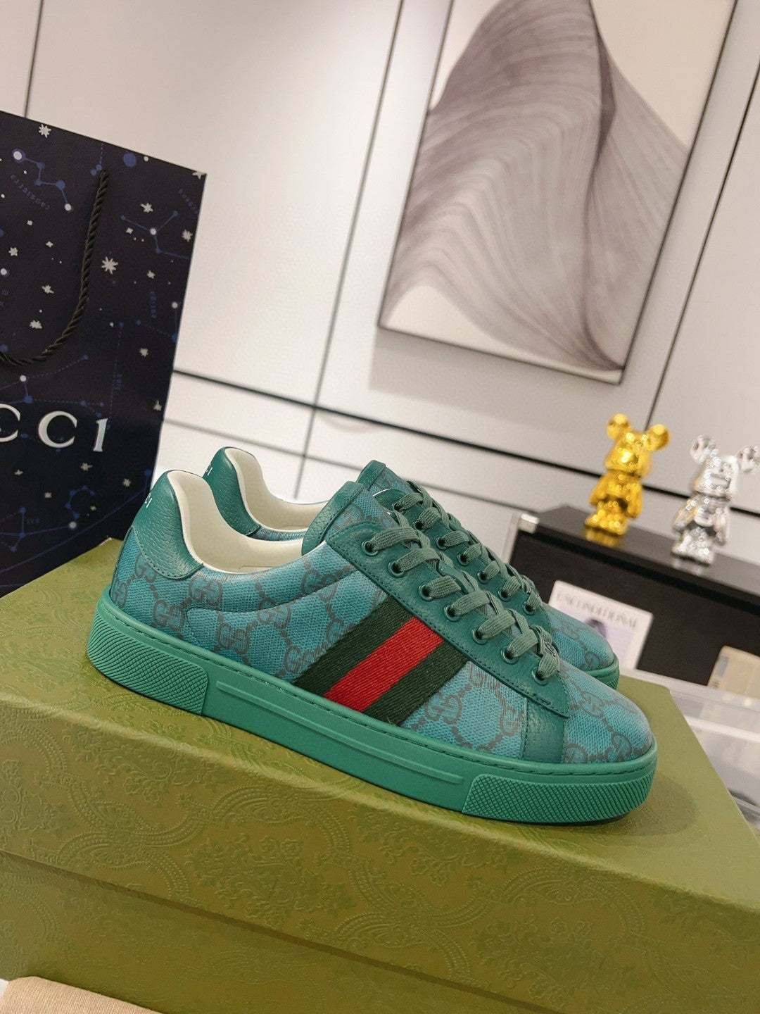 Gucci