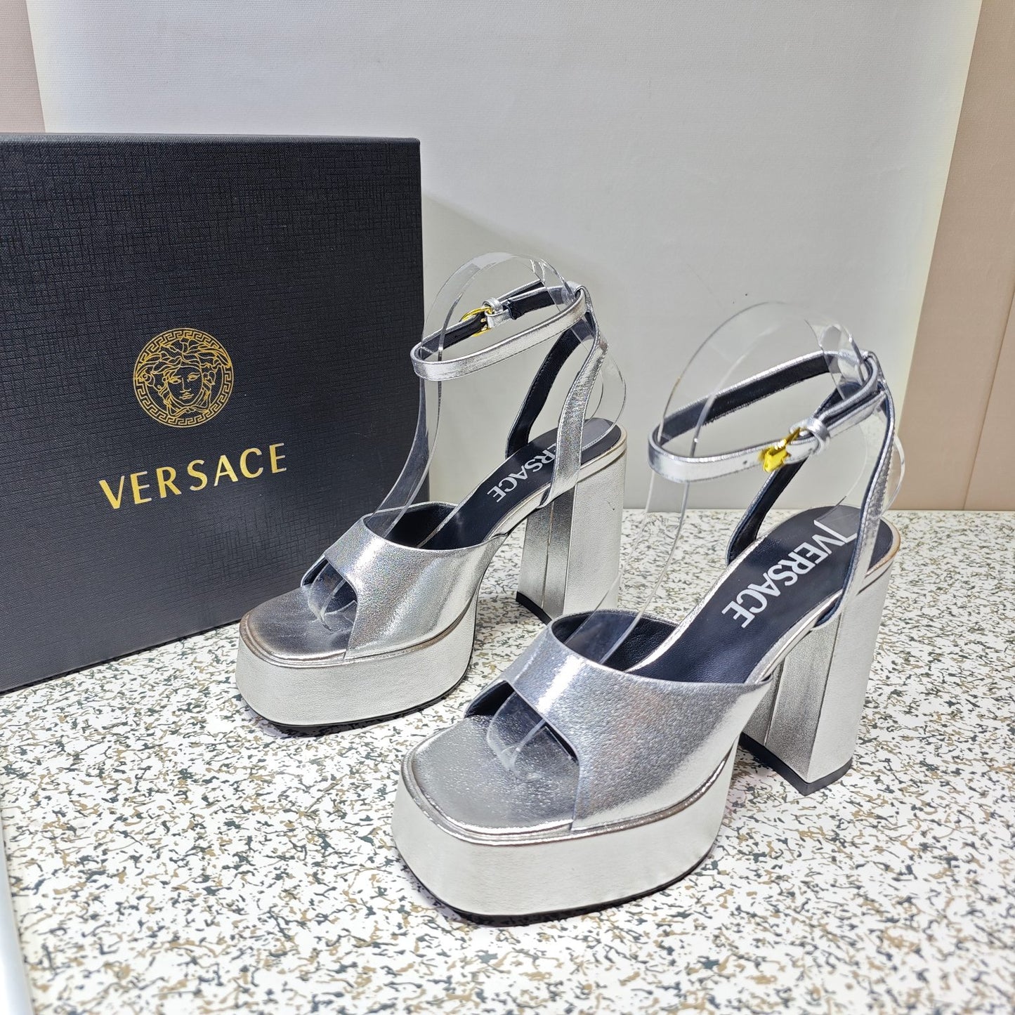 VERSACE