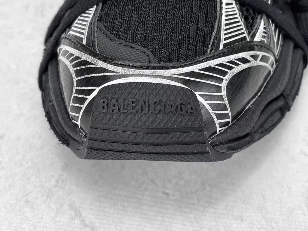 BALENCIAGA