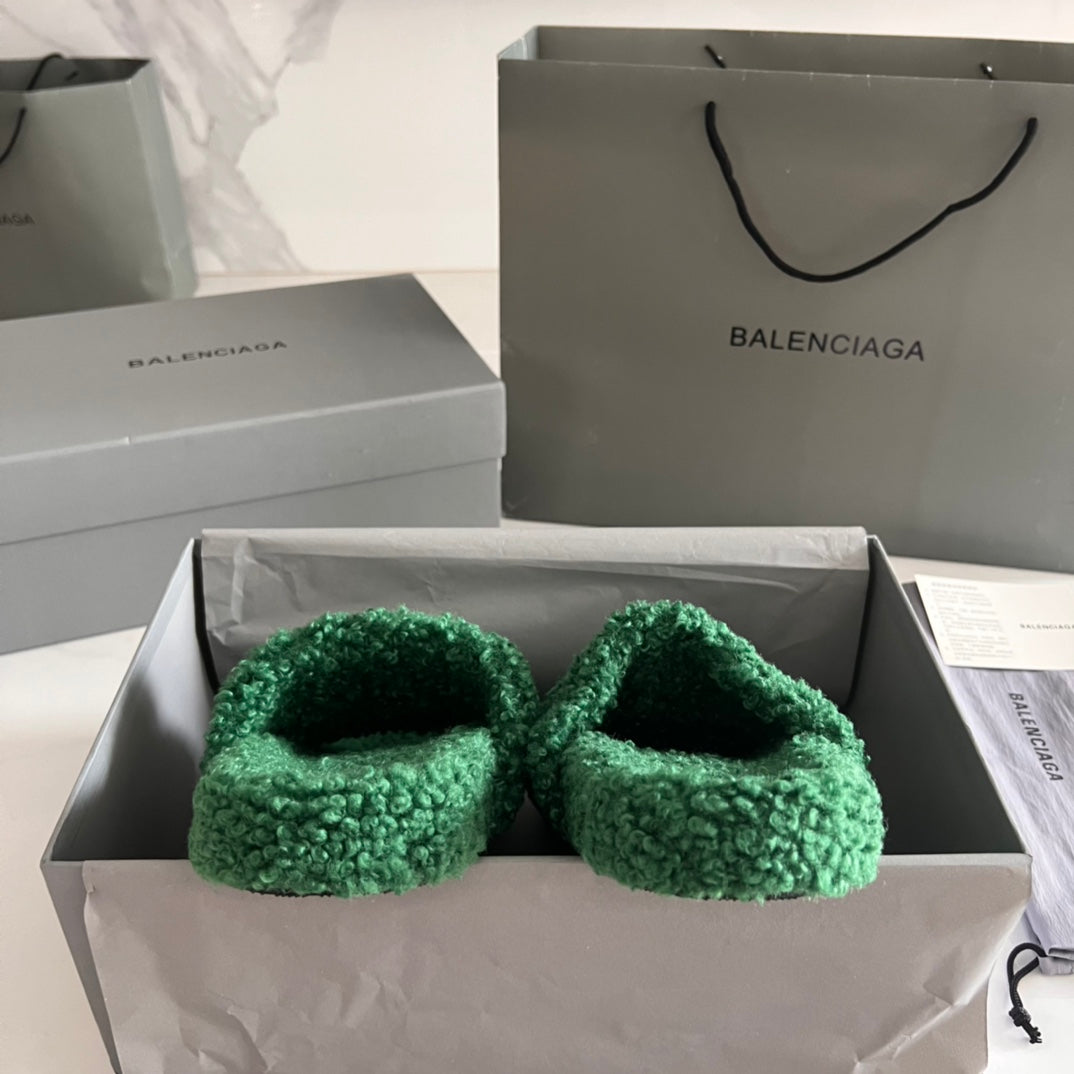 BALENCIAGA