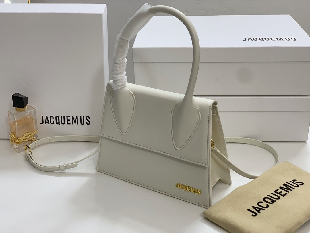 JACQUEMUS