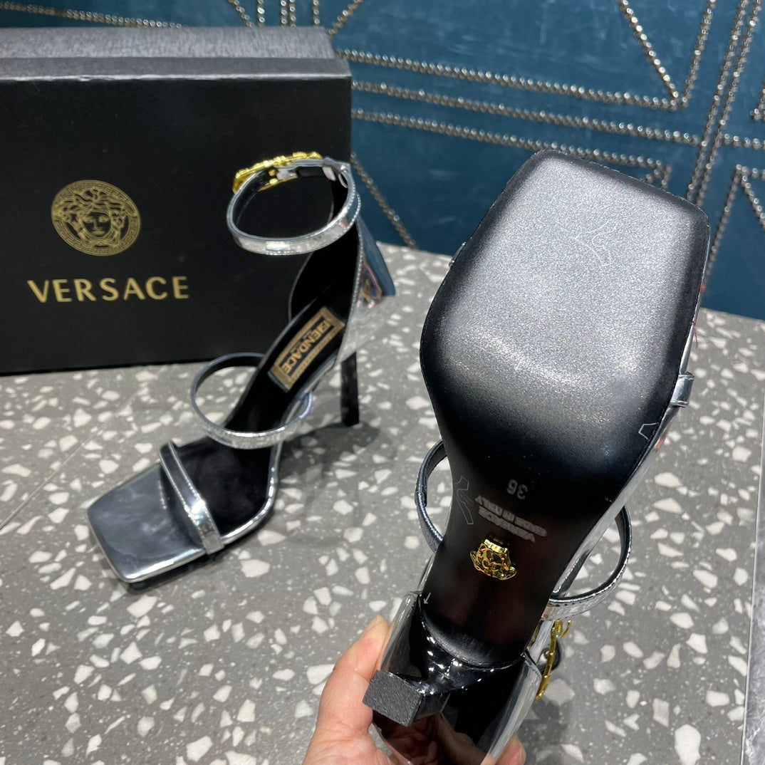 VERSACE