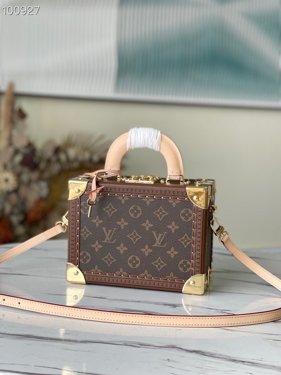 LOUIS VUITTON