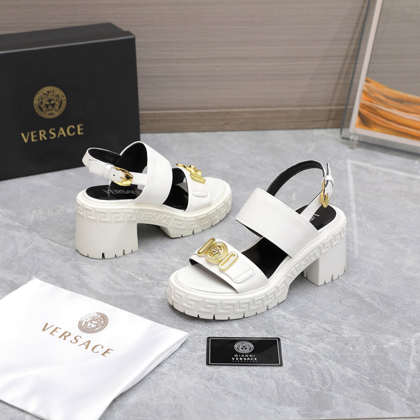 VERSACE