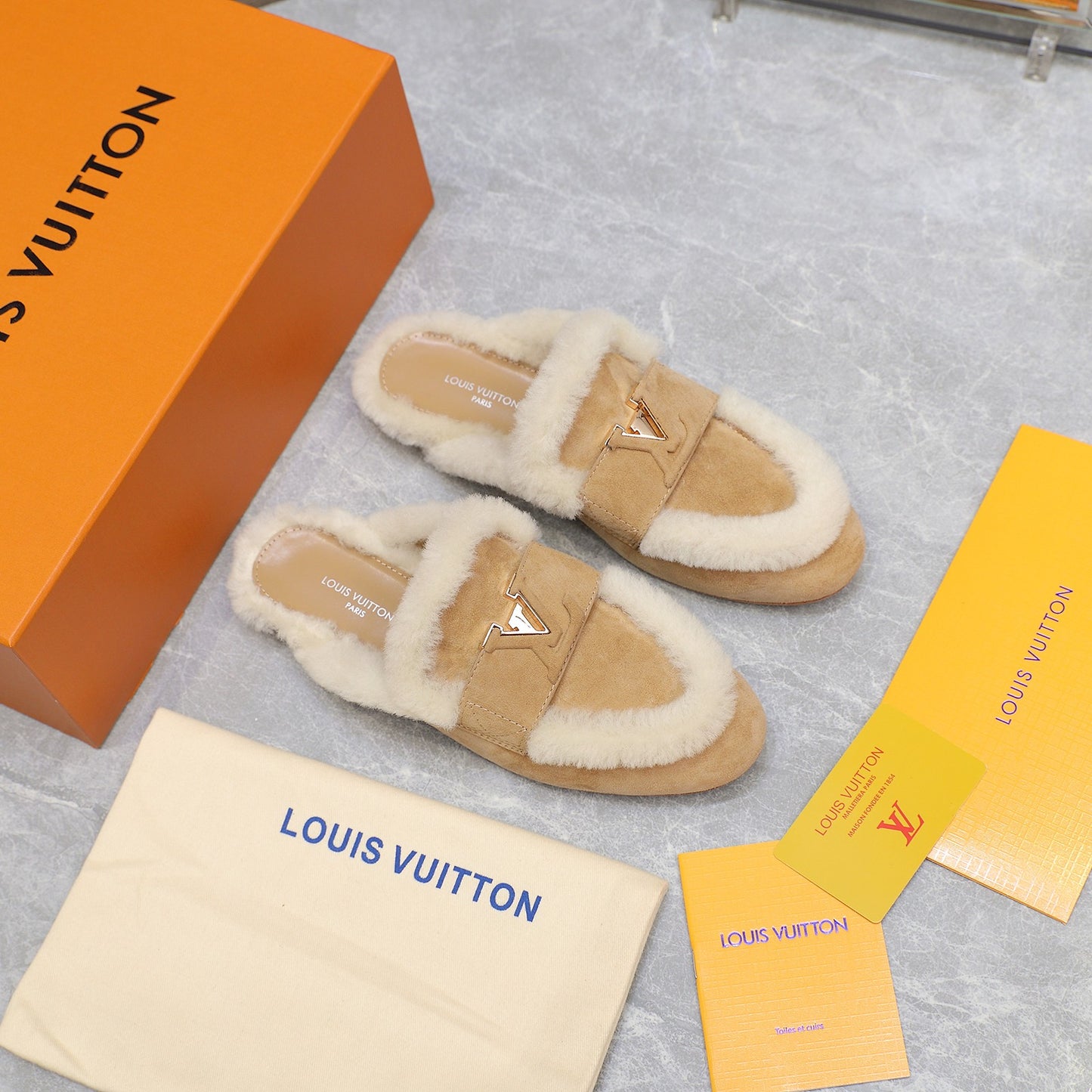 LOUIS VUITTON