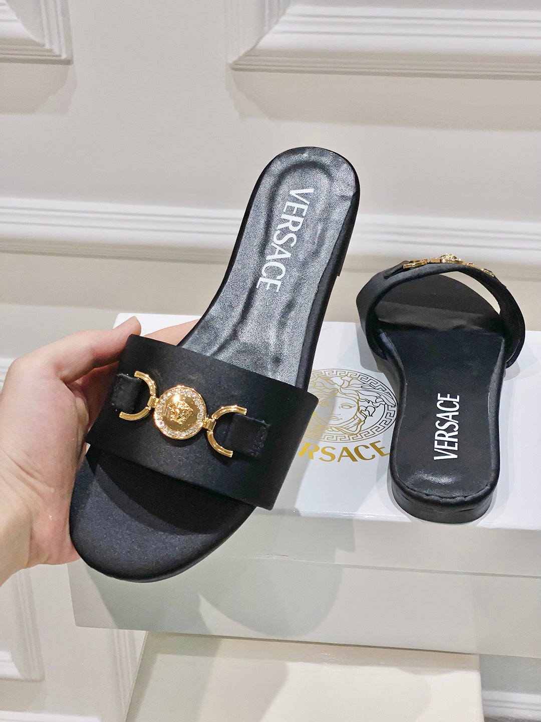 VERSACE