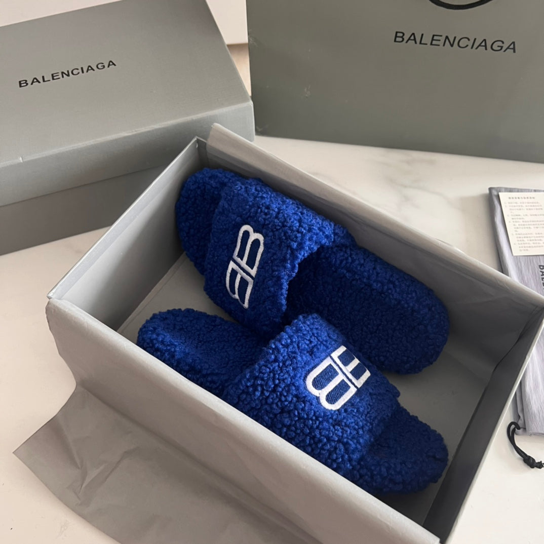 BALENCIAGA