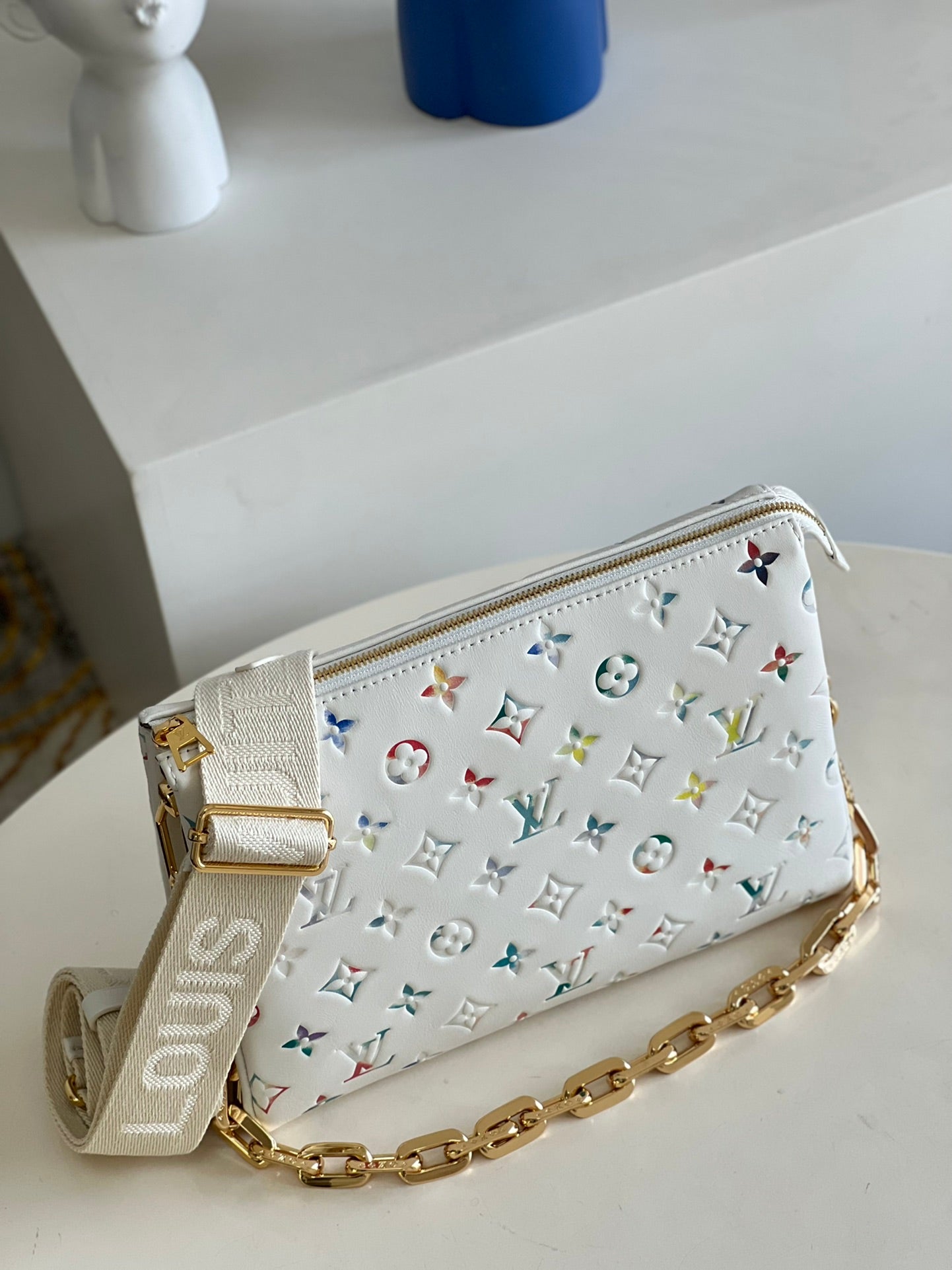 LOUIS VUITTON